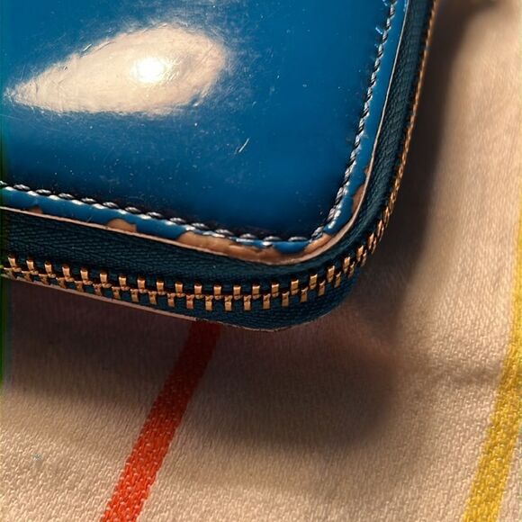 Kate Spade Patent Wallet - Picture 4 of 12